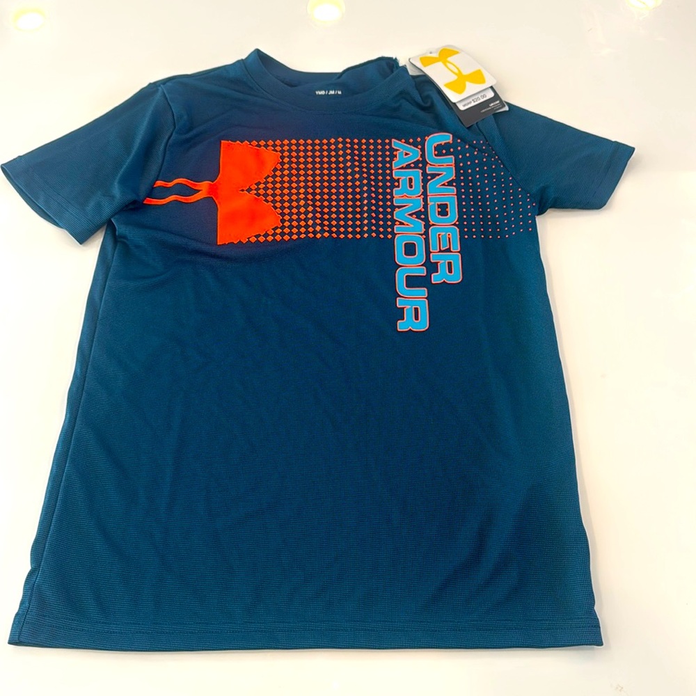 NWT Under Armour headgear tee size YM
